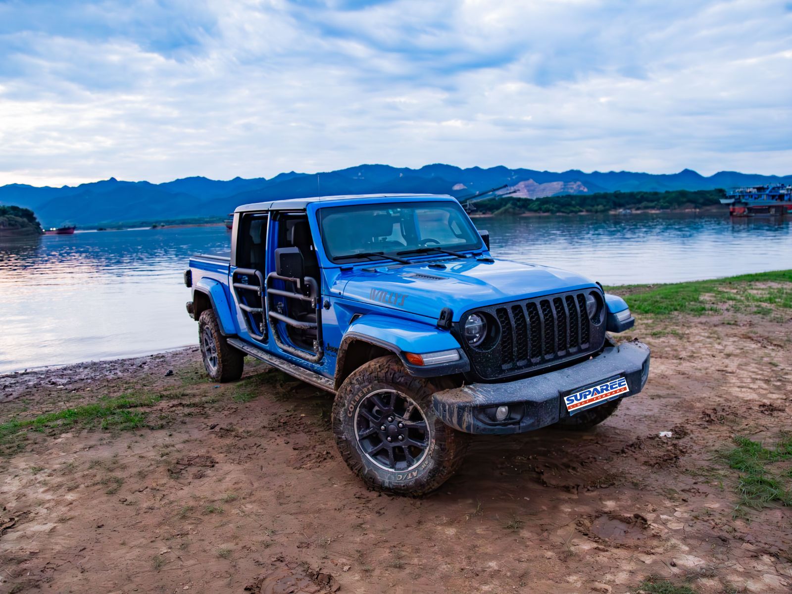 Jeep JT Shooting at Xisha Zhou