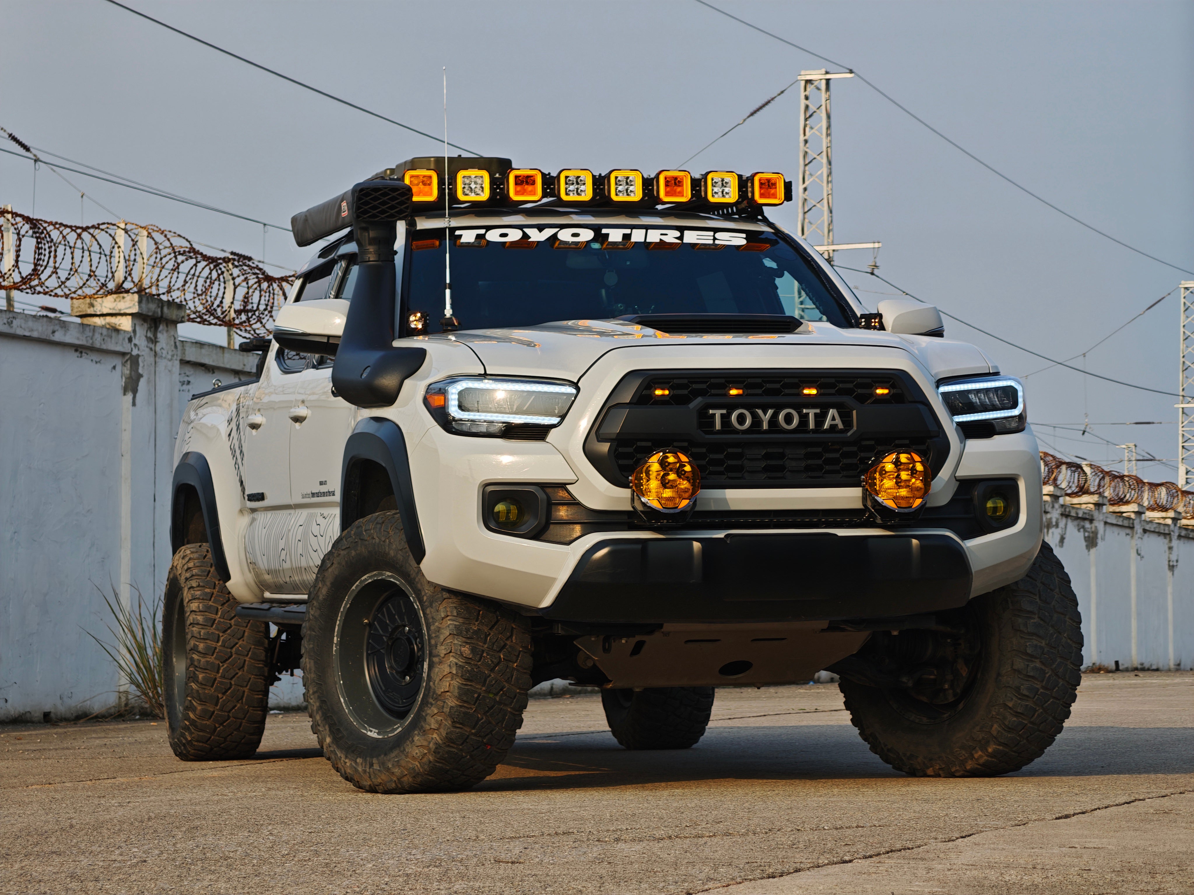 Hyper5 Light Bar in Action