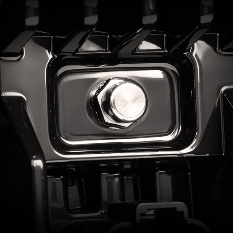 SUPAREE HELM 7 breather valve detail designed to help balance internal pressure and support lens clarity